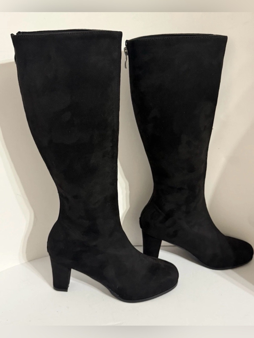 Classic Black Knee-High Suede Heeled Boots